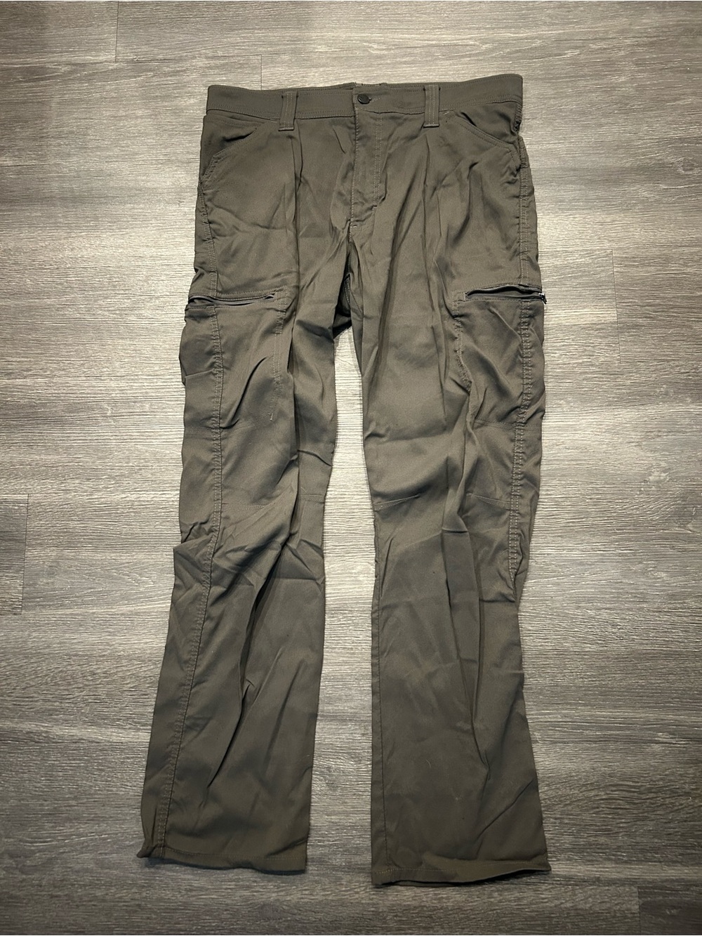 Wrangler Men's Cargo Pants in Olive